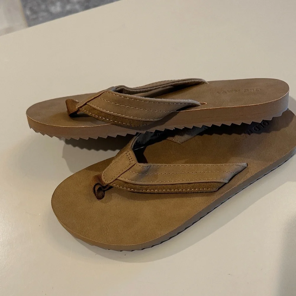 Old Navy Tan Brown Boys Kids Flip Flops